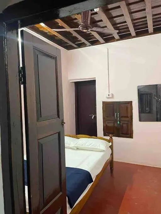 Neermathalam, A Traditional Kerala Tharavadu Palakkad Holiday home